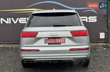 Позашляховик / Кросовер Audi Q7 2017 в 