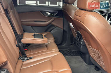 Позашляховик / Кросовер Audi Q7 2017 в 
