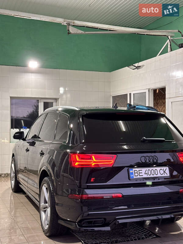 Позашляховик / Кросовер Audi Q7 2018 в Києві
