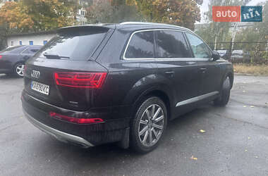 Внедорожник / Кроссовер Audi Q7 2017 в 
