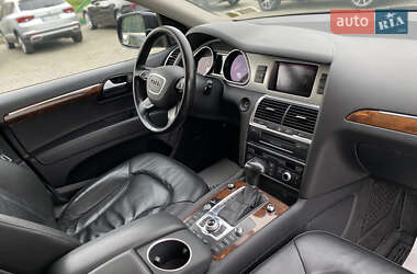 Позашляховик / Кросовер Audi Q7 2015 в 