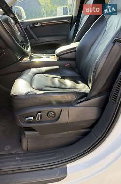 Позашляховик / Кросовер Audi Q7 2011 в 