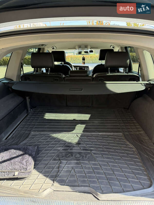 Позашляховик / Кросовер Audi Q7 2011 в Ужгороді