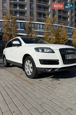 Позашляховик / Кросовер Audi Q7 2011 в 