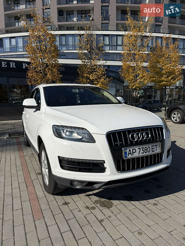 Позашляховик / Кросовер Audi Q7 2011 в Ужгороді