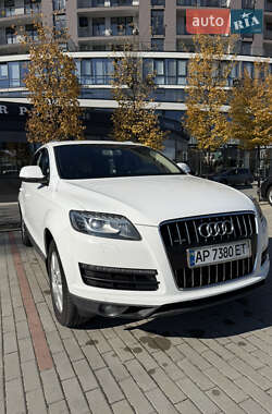 Позашляховик / Кросовер Audi Q7 2011 в 