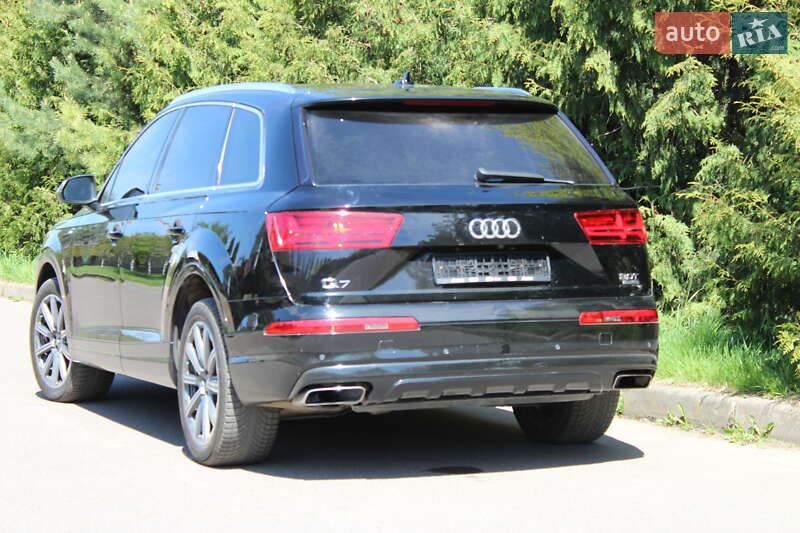 Внедорожник / Кроссовер Audi Q7 2018 в Ровно