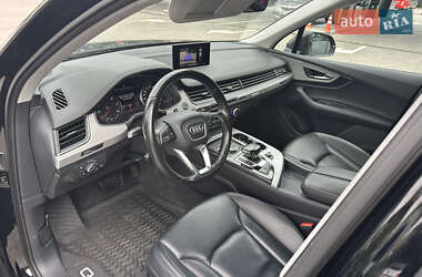 Позашляховик / Кросовер Audi Q7 2017 в 
