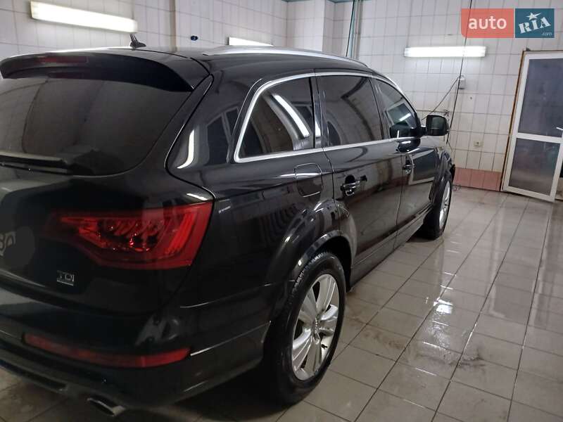 Позашляховик / Кросовер Audi Q7 2011 в Житомирі