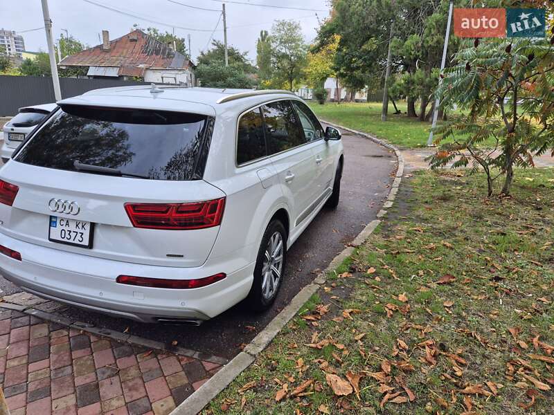 Внедорожник / Кроссовер Audi Q7 2017 в Черкассах