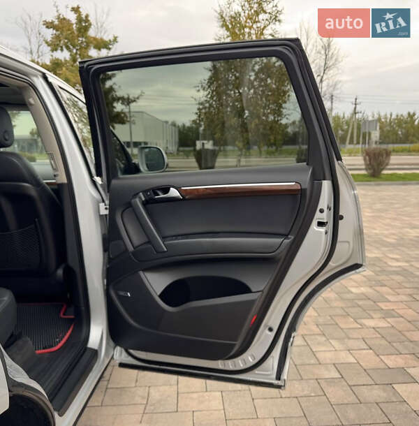 Позашляховик / Кросовер Audi Q7 2011 в Івано-Франківську