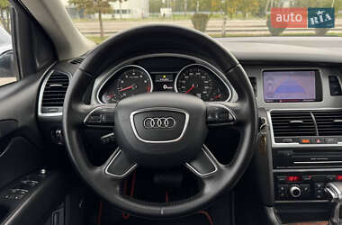 Позашляховик / Кросовер Audi Q7 2011 в 