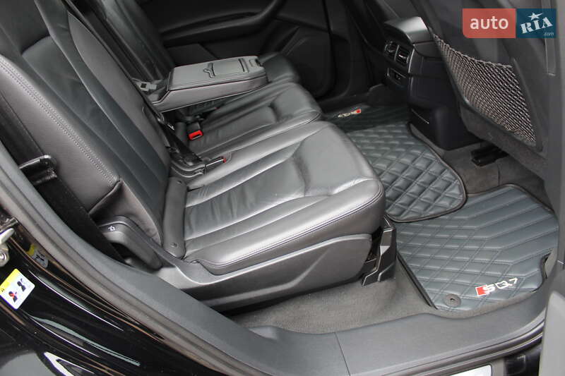 Внедорожник / Кроссовер Audi Q7 2018 в Ровно