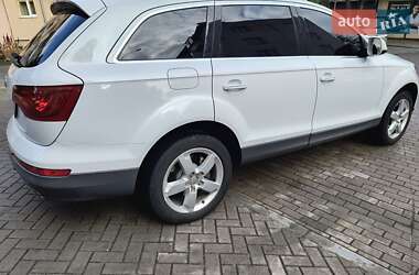 Позашляховик / Кросовер Audi Q7 2012 в 