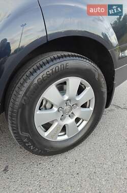 Позашляховик / Кросовер Audi Q7 2007 в 