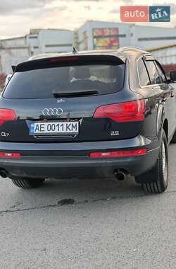 Позашляховик / Кросовер Audi Q7 2007 в 