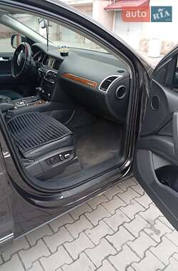 Внедорожник / Кроссовер Audi Q7 2015 в 