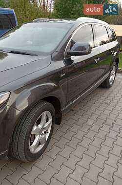 Внедорожник / Кроссовер Audi Q7 2015 в 