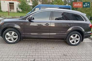 Внедорожник / Кроссовер Audi Q7 2015 в 