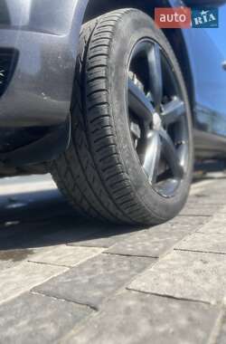 Позашляховик / Кросовер Audi Q7 2014 в 