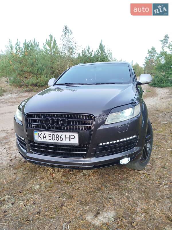 Позашляховик / Кросовер Audi Q7 2006 в Рокитному
