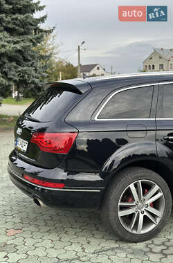 Позашляховик / Кросовер Audi Q7 2012 в 