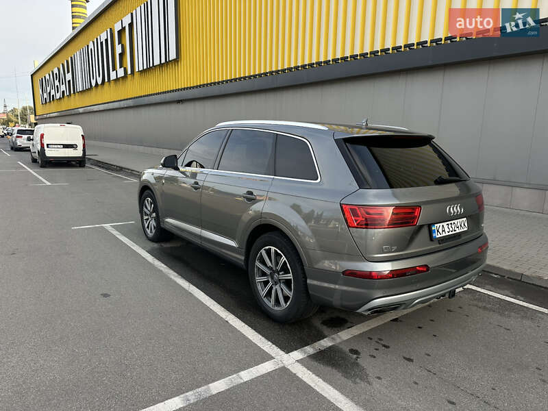 Внедорожник / Кроссовер Audi Q7 2016 в Киеве