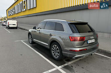 Внедорожник / Кроссовер Audi Q7 2016 в 
