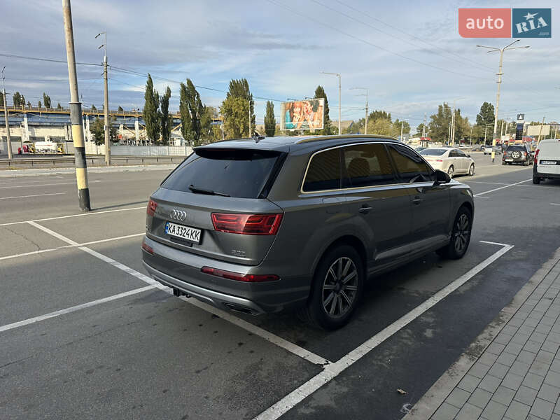 Внедорожник / Кроссовер Audi Q7 2016 в Киеве