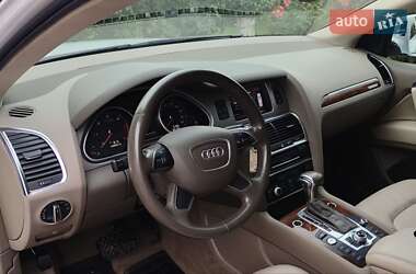 Позашляховик / Кросовер Audi Q7 2015 в 