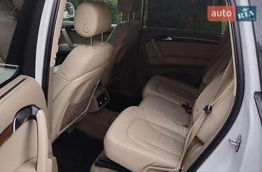 Позашляховик / Кросовер Audi Q7 2015 в 