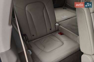 Позашляховик / Кросовер Audi Q7 2015 в 