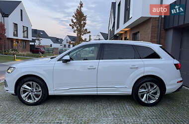Внедорожник / Кроссовер Audi Q7 2022 в 
