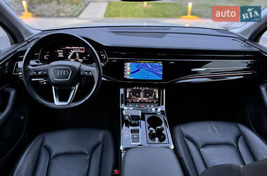 Внедорожник / Кроссовер Audi Q7 2022 в 
