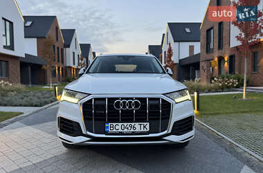 Внедорожник / Кроссовер Audi Q7 2022 в 