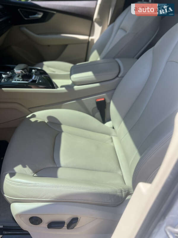 Внедорожник / Кроссовер Audi Q7 2019 в Мукачево