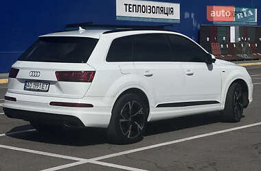 Позашляховик / Кросовер Audi Q7 2019 в 