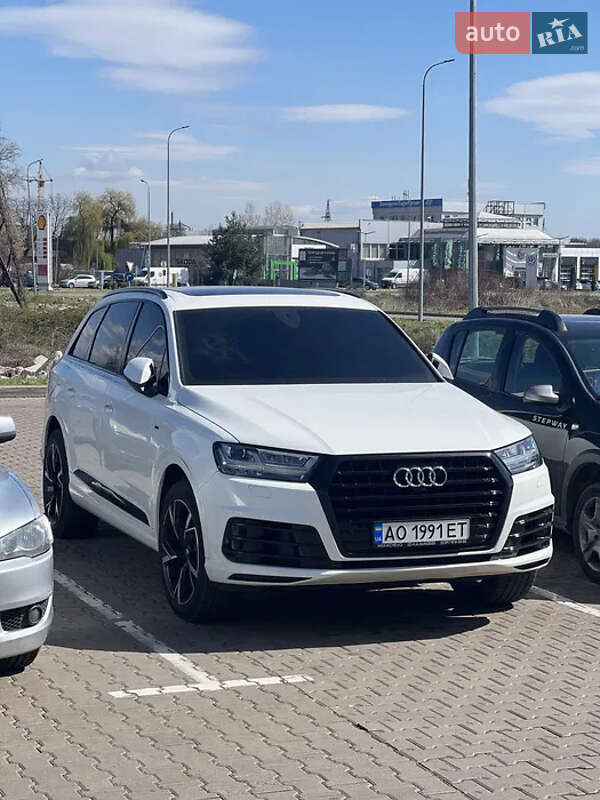 Внедорожник / Кроссовер Audi Q7 2019 в Мукачево