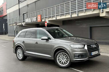 Позашляховик / Кросовер Audi Q7 2016 в 