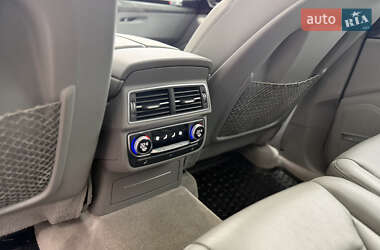 Позашляховик / Кросовер Audi Q7 2016 в 