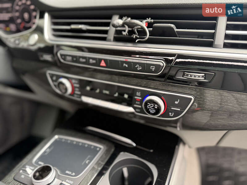 Позашляховик / Кросовер Audi Q7 2016 в Києві фото 26 Позашляховик / Кросовер Audi Q7 2016 в Києві