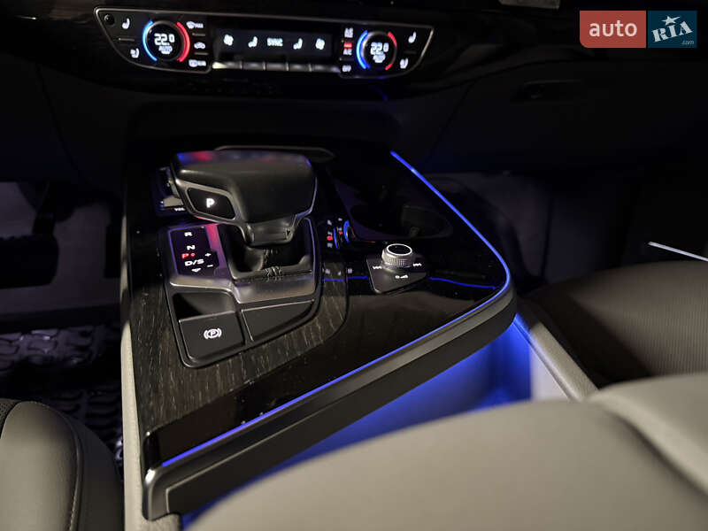 Позашляховик / Кросовер Audi Q7 2016 в Києві фото 31 Позашляховик / Кросовер Audi Q7 2016 в Києві