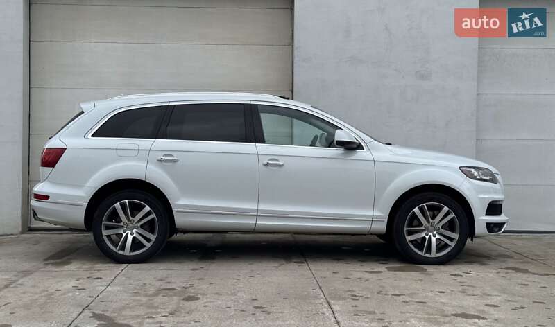 Внедорожник / Кроссовер Audi Q7 2015 в Сарнах
