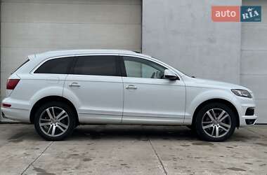 Позашляховик / Кросовер Audi Q7 2015 в 