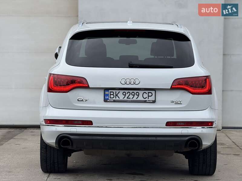 Внедорожник / Кроссовер Audi Q7 2015 в Сарнах