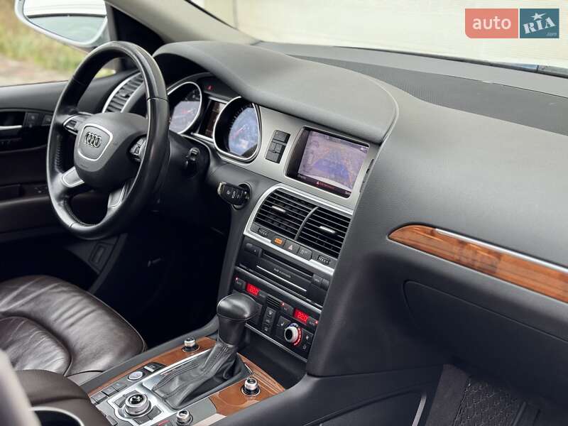 Внедорожник / Кроссовер Audi Q7 2015 в Сарнах