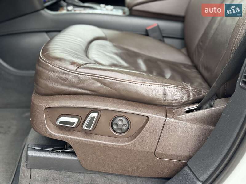 Внедорожник / Кроссовер Audi Q7 2015 в Сарнах