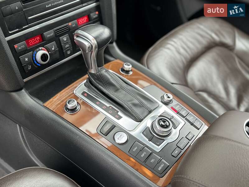 Внедорожник / Кроссовер Audi Q7 2015 в Сарнах