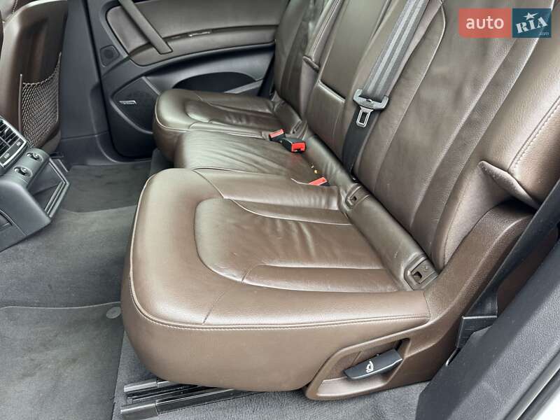 Внедорожник / Кроссовер Audi Q7 2015 в Сарнах