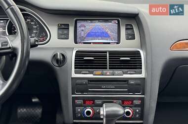 Позашляховик / Кросовер Audi Q7 2015 в 